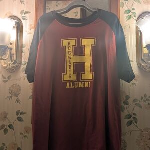 Harry Potter Wizarding World Men's Size X-Large Hogwarts Alumi Tee T-Shirt Red